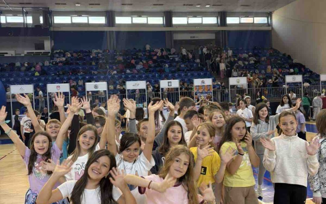 Ученици одељења 3/1 и 4/2 на  Сајму спорта у Шумицама